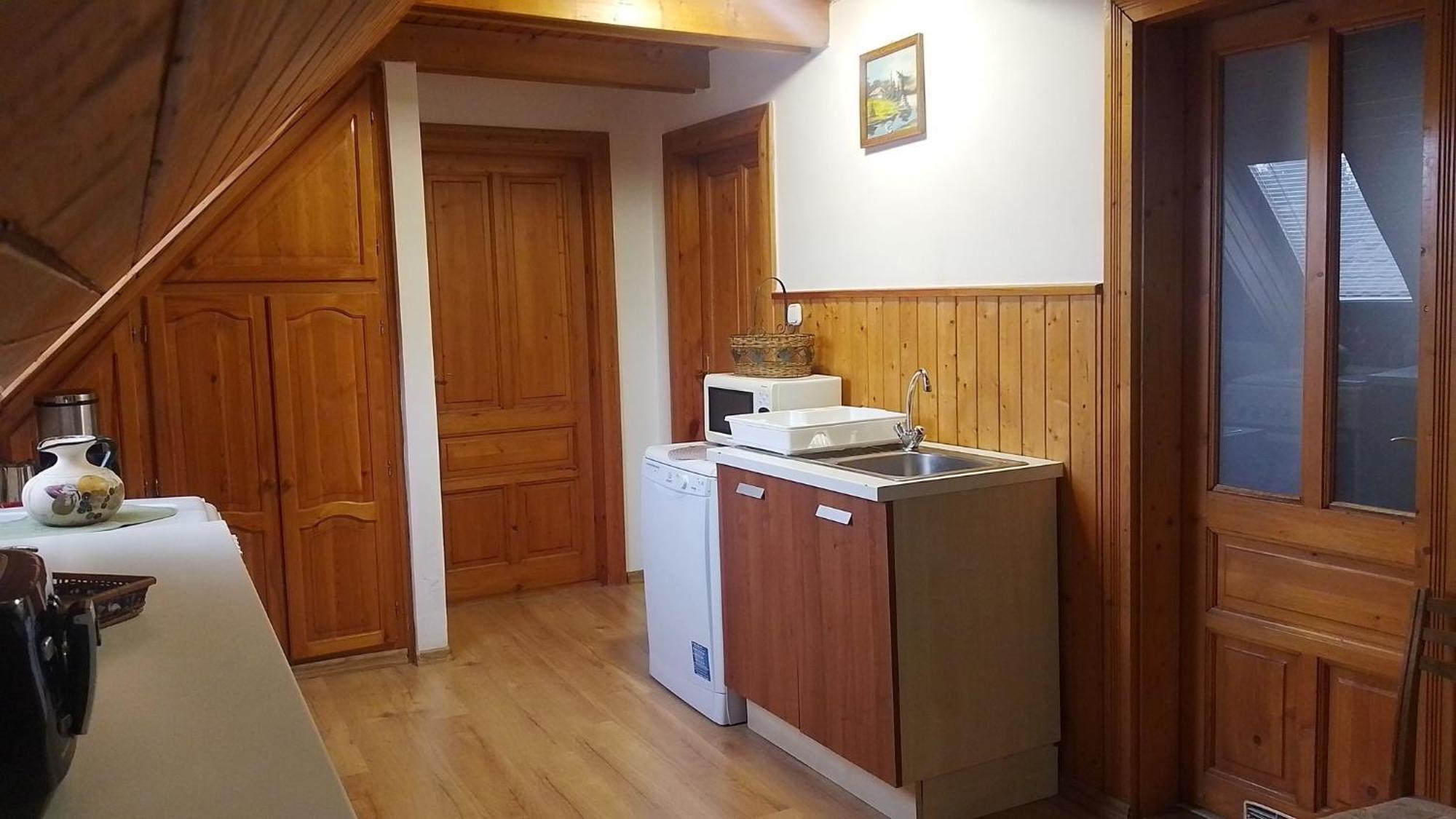 Erzsebet Vendeghaz Es Apartman Hajduszoboszlo Exterior photo