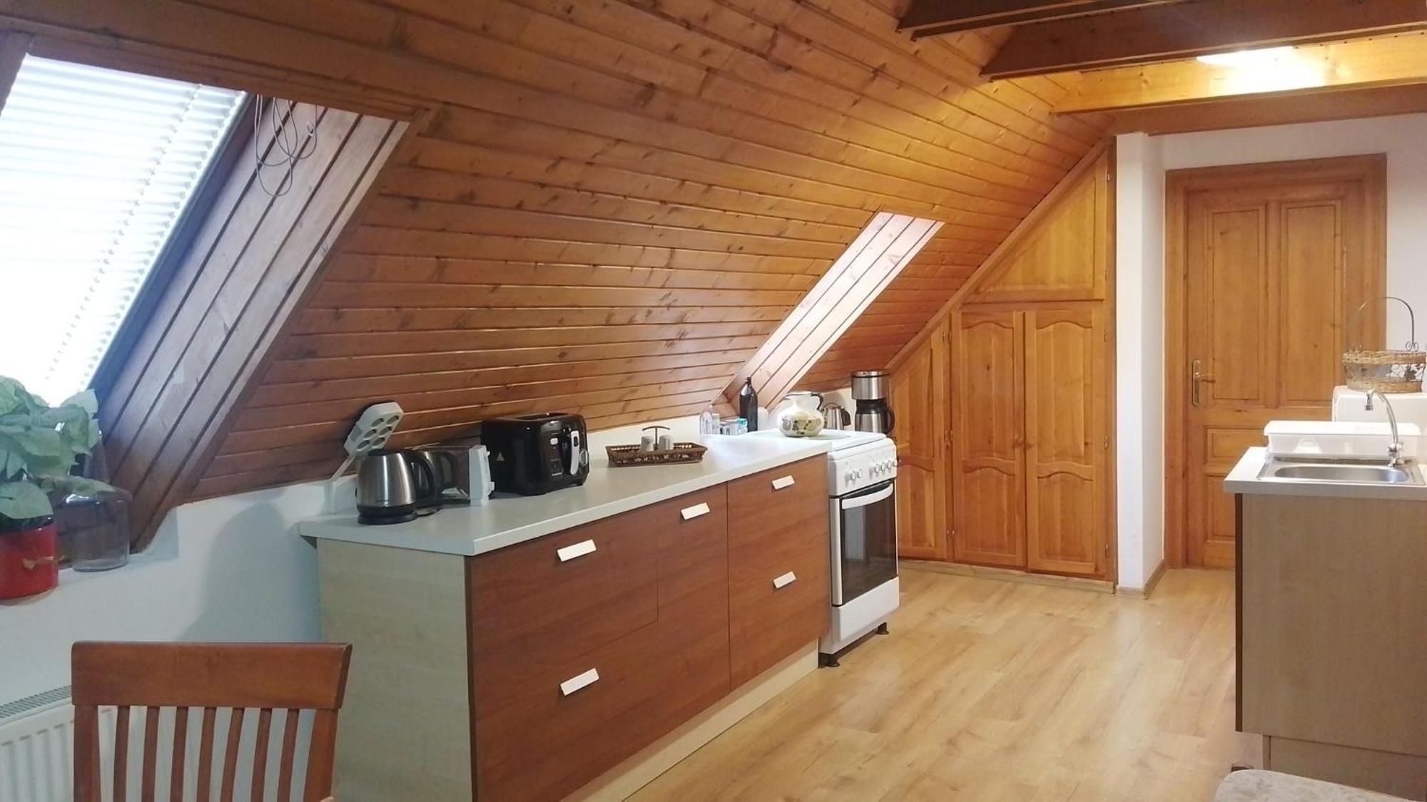 Erzsebet Vendeghaz Es Apartman Hajduszoboszlo Exterior photo