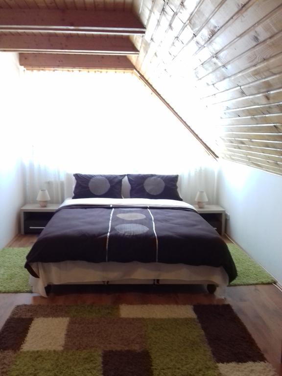 Erzsebet Vendeghaz Es Apartman Hajduszoboszlo Exterior photo